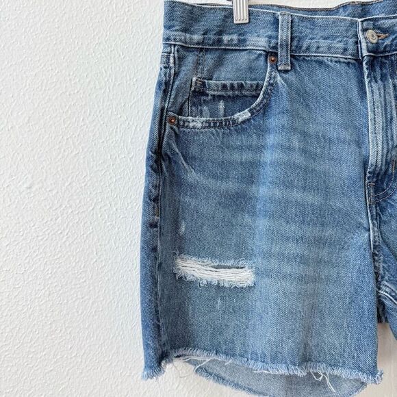 Old Navy Women's 12 Blue Distressed High Rise Slouchy Straight Cut Off Shorts - Picture 3 of 7